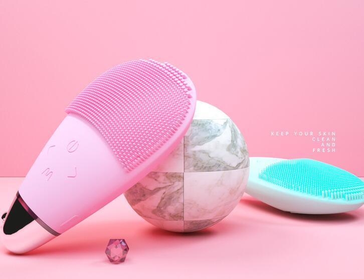 Zerlux Sonic Glow Facial Cleansing Brush